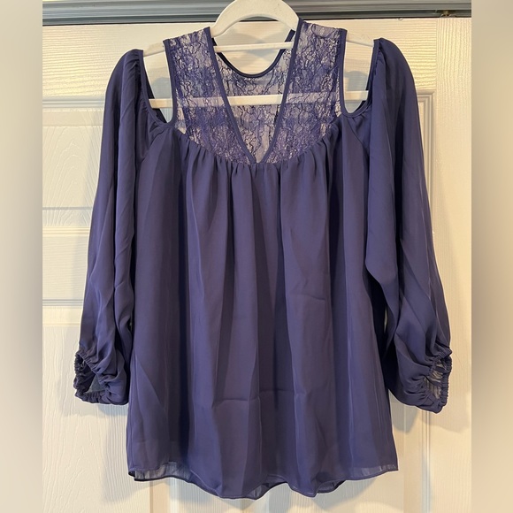*NWT* Parker Cold Shoulder Lace Blouse, size small - Picture 5 of 9